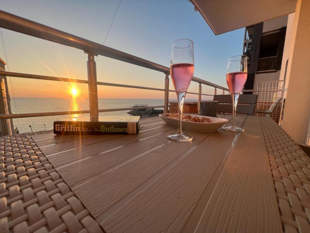 Amazing Paradise Sensation 2 Bedroom Luxury Apartment With A Jacuzzi Durrës Exterior foto